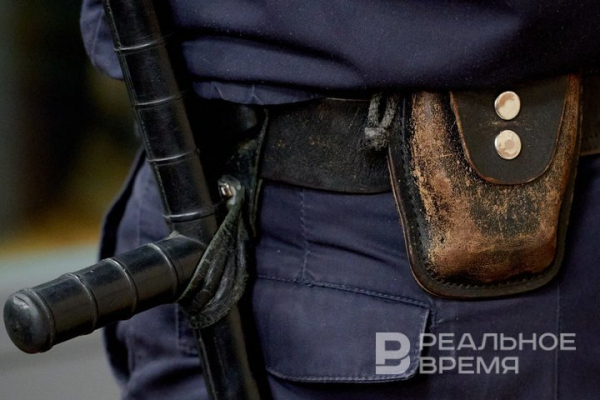 Жительницу Татарстана осудили условно за нападение с шампуром на полицейского