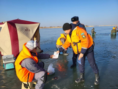 Более 6 тысяч рейдов: МЧС усилило профилактику несчастных случаев на льду