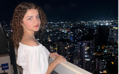 Чтобы сыграть роль азартного игрока, купила пять колод карт - 15-летняя актриса театра «Алые паруса»