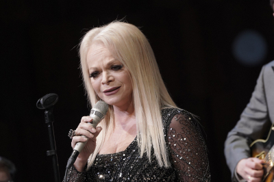 Mash: Лариса Долина потратила 1,4 млн рублей на&nbsp;люксовый отдых в&nbsp;ОАЭ