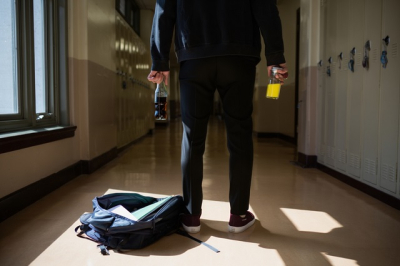 Кола с ядом: в Татарстане трое школьников попали в реанимацию после &laquo;угощения&raquo; одноклассника