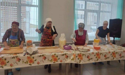 Лениногорцы плетут масксети и готовят домашнюю лапшу для бойцов СВО