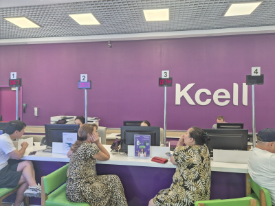 Массовый сбой Kcell/activ оставил казахстанцев без SMS - парализованы операции с банками
