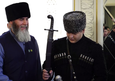 Адама Кадырова показали на видео на фоне слухов о возможном ДТП