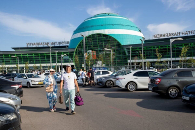 Оператор аэропорта Астаны повредил самолет компании FlyArystan