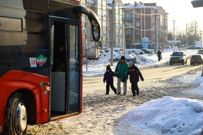 У казанского автобуса сократили маршрут из-за зауженной дороги