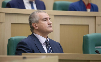 Аксенов поблагодарил крымских железнодорожников за мужество