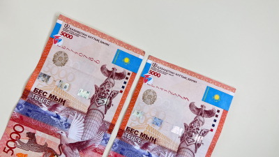 На KASE доллар продается выше отметки 497 тенге