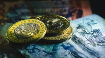 Тенге снижается: что происходит с курсом?