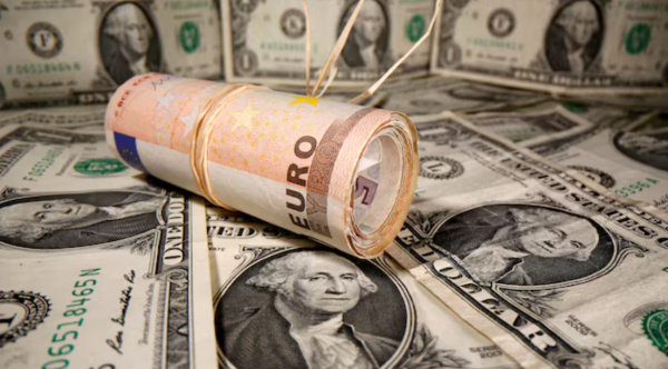 EUR/USD тестирует новые максимумы