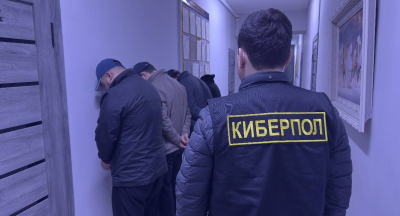Группу дропперов задержали в Алматинской области