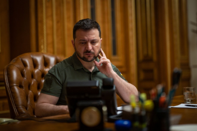 Константинов: Зеленский затягивает конфликт ради денег Запада