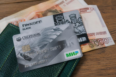 Одна ошибка с банковской картой может стоить всех сбережений: что советуют в МВД
