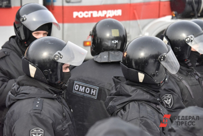 Вооруженный семиклассник напал на лицей в Нижнекамске: ранил ножом уборщицу, взорвал петарды