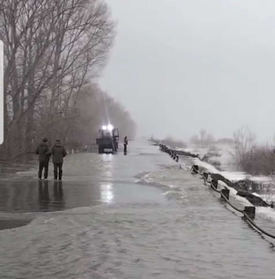 Вода перекрывает автодороги республиканского значения