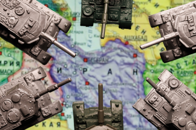 В&nbsp;городах Ближнего Востока прогремела серия взрывов &ndash; рейсы в&nbsp;ОАЭ начали переносить