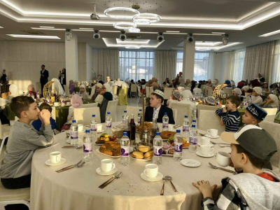 &laquo;Мы хотим показать красоту религии&raquo;: в Казани прошел благотворительный ифтар для детей