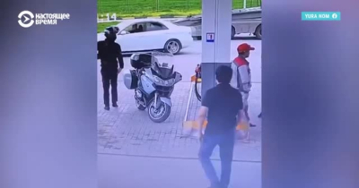 Инцидент в Жамбылской области: мужчина с ножом напал на мотоциклиста из России