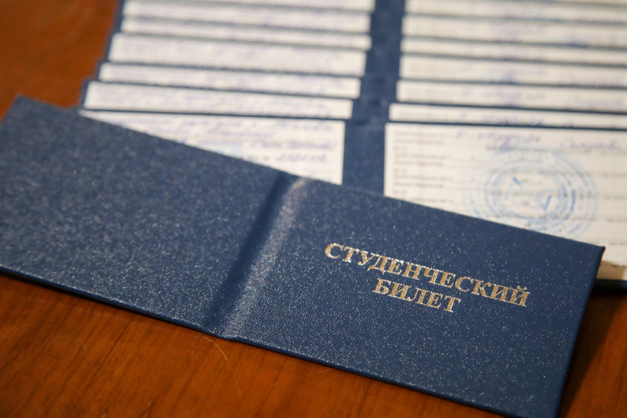 Рособрнадзор вынес предостережения трем российским вузам